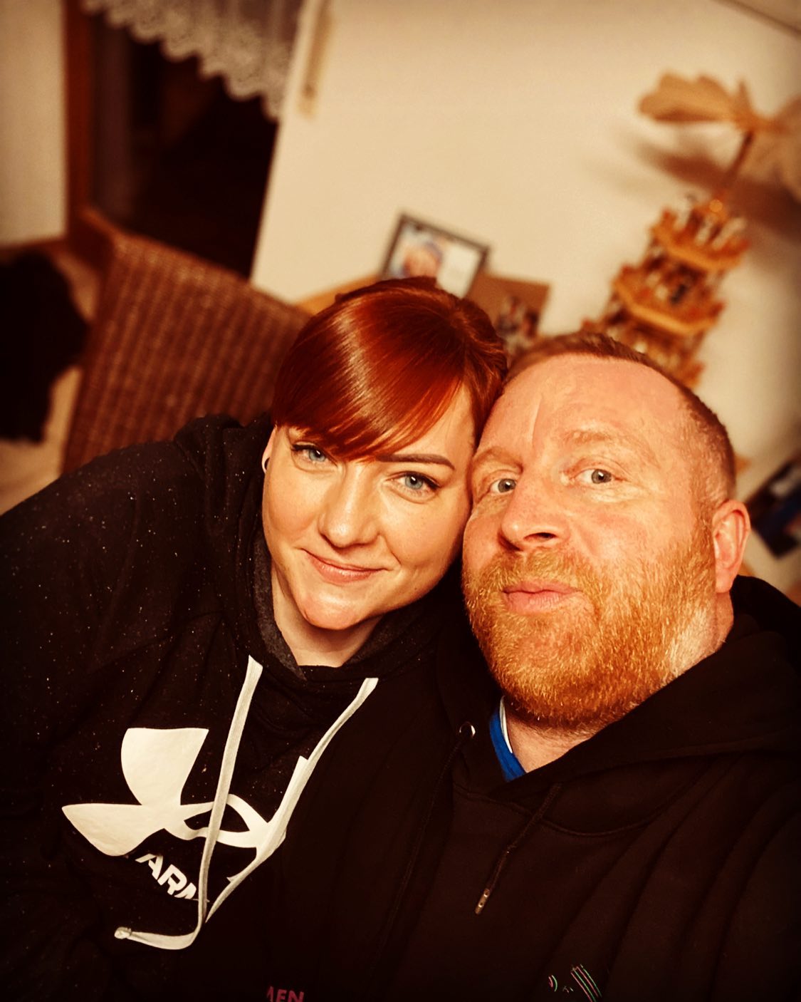 Hinter jedem Kämpfer steht eine stille Kämpferin 🙅‍♂️

7 Jahre ist es heute her …. Da haben wir uns das erste mal gesehen 🫶 

Wir haben nun so viel erlebt und ich darf mit stolz und mit gutem Gewissen sagen;

DU BIST ECHT MIT ABSTAND DAS SCHÖNSTE UND BESTE WAS MANN SICH WÜNSCHEN KANN

Danke dass ich dich kennenlernen durfte und danke für das Vertrauen und danke für die unzähligen Hilfen und danke für die Liebe und Geborgenheit und danke dass du Teil unserer Familie geworden bist. 

Du bist das beste was mir passieren konnte ♥️♥️

Ich liebe dich über alles mein Schatz ♥️ @tantejani 

#krebsblogger #krebsisteinarschloch #krebskämpfer #krebskrank #cancer #cancerfighter #lifestyle #lifeisgood #lifeisbeautiful #lifecoaching #lifegoals #lifeofadventure #love #selfie #healthylifestyle #healthy #gesundheit #gesundleben #krank #krankheit #lebensfreude #lebengenießen #lebensqualität #lebedeinleben #lebensmotto #fickdichkrebs #zitate