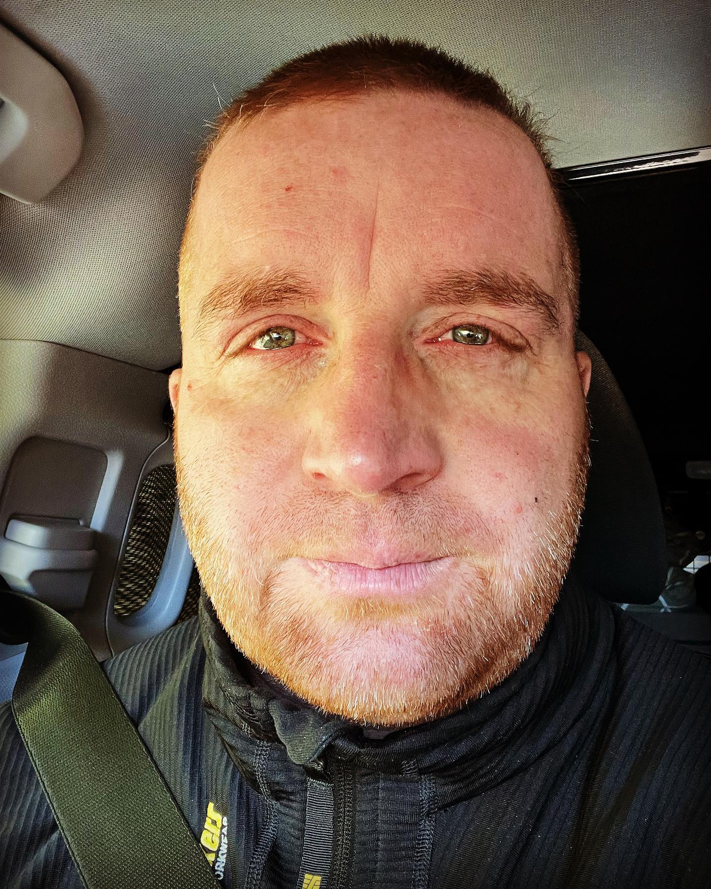 Ja auch das ist KREBS

Kennt ihr das ? Ihr steht euch selbst im Weg ?

Mir fällt es oft so schwer einfach, normale einfachste Entscheidungen zu treffen

Oftmals ist der Kopf wie ein Tunnel, man starrt ins leere und es fehlt einem der halt und es kommen einfach die Tränen. Wie ein Schatten aus den nichts wird man einfach für 1-2 Stunden komplett überrollt. Es hilft in diesen Momenten nix außer heulen oder in die Luft starren. Wie schockgefrostet und es kommt einfach so ( hier bin ich, komm klar mit mir)

Es gibt leider keine Strategie dafür, zumindest weiß ich keine. 

#krebsisteinarschloch#darmkrebs#krebskämpfer #krebskrank #cancer #cancerfighter #lifestyle #lifeisgood #lifeisbeautiful #lifecoaching #paliativ #darmkrebs#lifeofadventure #love #selfie #healthylifestyle #healthy #gesundheit #gesundleben #krank #krankheit #lebensfreude #lebengenießen #lebensqualität #lebedeinleben #lebensmotto #fickdichkrebs #zitate