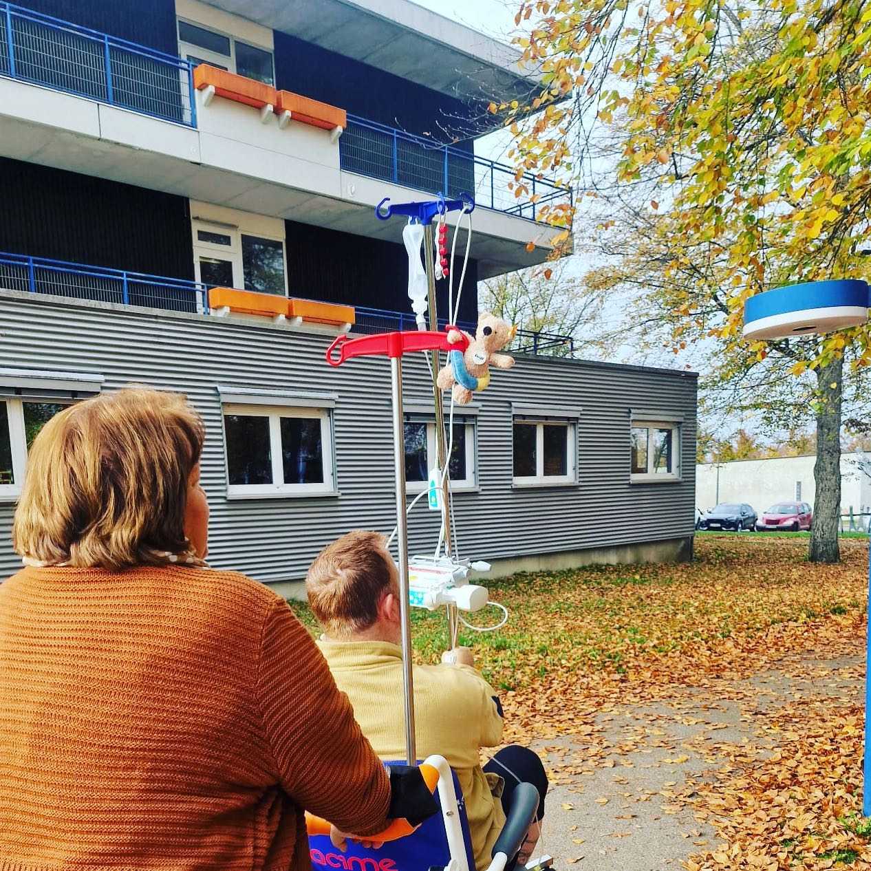 Die ganzen vielen Schattenkämpfer kommen so oft zu kurz in meinem Logbuch.

Danke @conny.kolb62 wir können weinen streiten lachen und schreien. Du bist immer für mich da und drehst für mich die Welt um und spaltest Berge. 

Dies geht raus an alle Mamas 

IHR SEID TOLL 

Danke Mama 😍🥰

#krebsisteinarschloch#darmkrebs#krebskämpfer #krebskrank #cancer #cancerfighter #lifestyle #lifeisgood #lifeisbeautiful #lifecoaching #paliativ #darmkrebs#lifeofadventure #love #selfie #healthylifestyle #healthy #gesundheit #gesundleben #krank #krankheit #lebensfreude #lebengenießen #lebensqualität #lebedeinleben #lebensmotto #fickdichkrebs #zitate