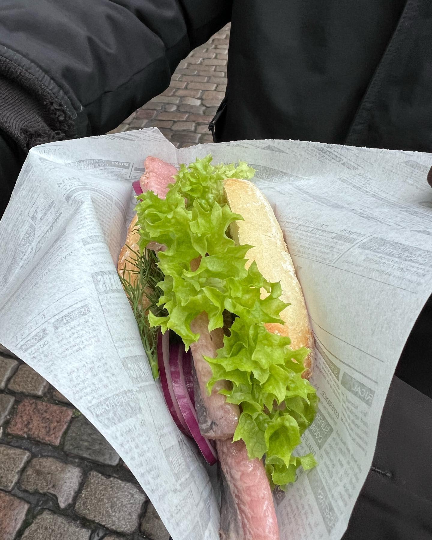 Unvergessen ♥️♥️

Jungs ich bin euch so unendlich dankbar. Wie toll einfach. Ich wurde nach Hamburg entführt. Standesgemäßes Hotel auf der Reeperbahn. Schöne Feier mit viel Lachen viel Essen Trinken Party und einfach mal kein Krebs haben. 

Kann das nicht in Worte fassen wie gut mir das tat ❤️❤️❤️❤️🚨🚨🚨👍👍👍

Unbedingt wieder 🤘🤘🤘 Punkrock und Heavy Metal 🎸 💪🏻

#darmkrebs#krebskämpfer #krebskrank #cancer #cancerfighter #lifestyle #lifeisgood #lifeisbeautiful #lifecoaching #paliativ #darmkrebs#lifeofadventure #love #selfie #healthylifestyle #healthy #gesundheit #gesundleben #krank #krankheit #lebensfreude #lebengenießen #lebensqualität #lebedeinleben #lebensmotto #fickdichkrebs #zitate