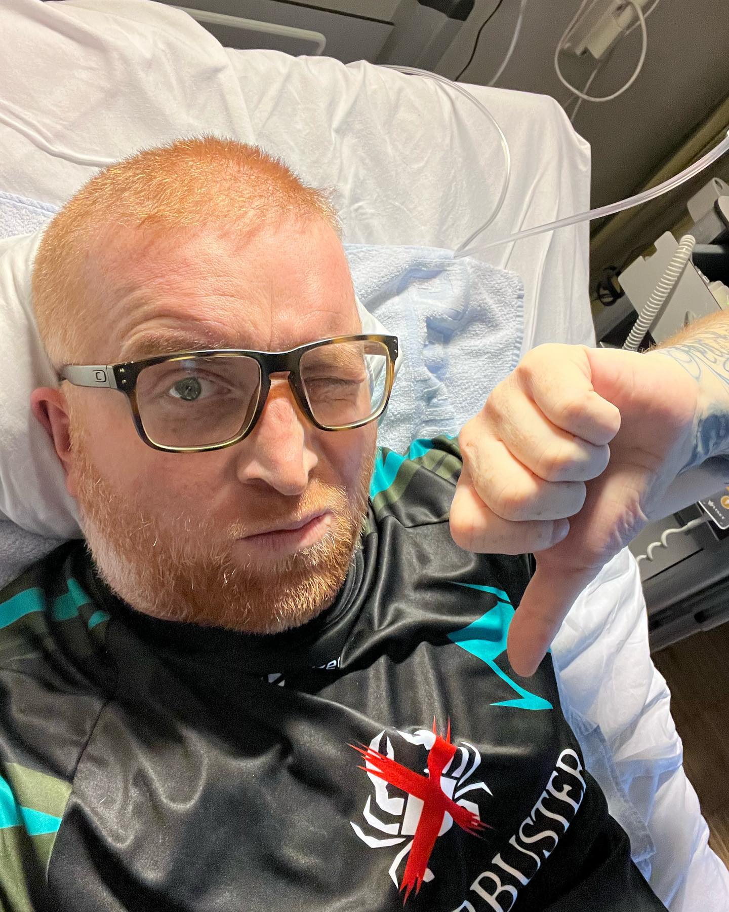 Leider geht’s mir heute noch so gut. Kreislauf macht zu schaffen. Übelkeit und Erbrechen. 

Morgen bei der Visite wird es sicherlich News geben.

Achja es kam jetzt die letzten 48 std zum 12mal vor und alles Frauen wieder:

Wir haben auch gekämpft… erfolglos… mein Mann ist gestern gestorben….. glaub mir der Kampf lohnt sich nicht und wenn das ist es eine kurze Freude…… geniest die letzten Stunden und Tage ……und noch weitere verrückte Texte

Teilweise direkt unter meine Posts und dann beschweren wieso ich es lösche … 

Das ist keine Traueranzeige mein Kanal. Und ja ihr seid wütend und traurig aber dann entfolgt mir aber zieht mich noch damit runter … ich will sowas nicht lesen … darum blockiere ich solche Anfragen. Ich bin kein Trauerbegleiter… und ich frag mich ernsthaft was das überhaupt soll ?

Nur als Info was da manchmal so im Hintergrund abgeht. W

#krebsisteinarschloch #darmkrebs#krebskämpfer #krebskrank #cancer #cancerfighter #lifestyle#cancerblogger #lifeisgood #lifeisbeautiful #lifecoachin #palliativ #darmkrebs#lifeofadventure #love #selfie #healthylifestyle #healthy #gesundheit #gesundleben #krank #krankheit #lebensfreude #lebengenießen #lebensqualität #lebedeinleben #lebensmotto #fickdichkrebs #zitate 
#fckcancer