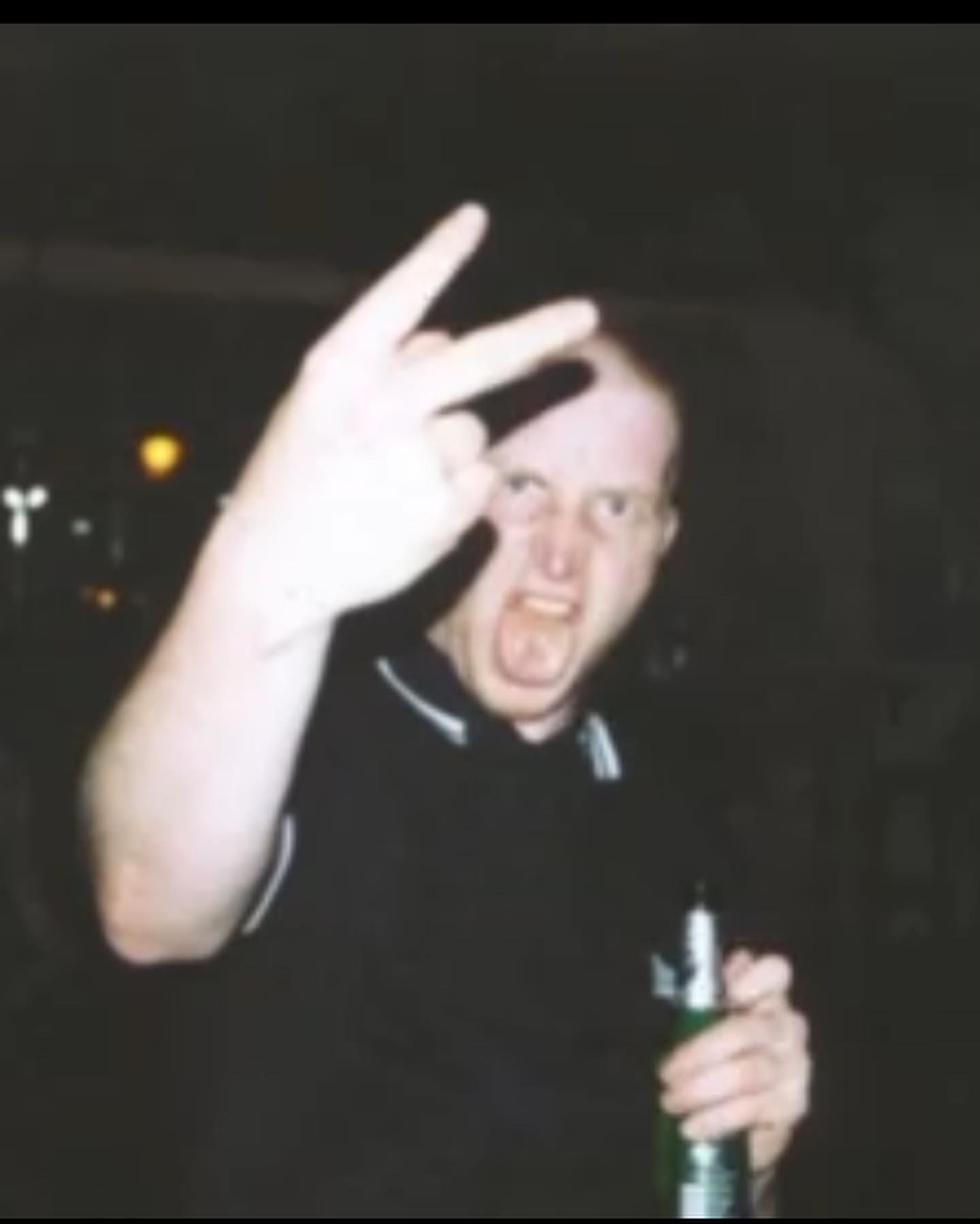 Ein paar völlig verschiedene Fotos aus meinem Leben. 

Vom Dorfkindfußballer zum Punk, vom Metaller zum Pseudorocker und vom Türsteher unterwegs mit verrückten Hooligans zum DJ und Barkeeper. Vom Heizungsmonteur zum  Rettungssanitäter, Krankenpfleger, Erzieher und Lehrer. Wahnsinn ….. ich sag oft, dieses Leben muss man erstmal überleben und hat mich bis heute geprägt. 

Ein Leben, dass ich gerne festgehalten möchte. 

Hierzu sammle ich noch alte Fotos von mir. Falls jemand was hat gerne melden. Am besten aus der Punk Zeit 😉

Meine Idee war, einfach mal ein paar geile Geschichten als Video Blog. Meine Kindheit und einige geile unglaubliche Erlebnisse. Eine Reise in meine Vergangenheit. 
Die Videos sollen 15-25 Minuten gehen. Zum einen ist es mir selbst wichtig, weil die Erinnerungen schon oft verschwimmt und ich das unbedingt festhalten möchte. Nicht nur für mich sondern auch für für meine Familie, meine Kumpels und Weggefährten. 😀

Wie wurde ich zu diesem Menschen der ich heute bin. Ich hab da irgendwie Lust drauf und möchte das mal versuchen, sobald es mir besser geht.

Es gibt vieles zu erzählen. Mann sagt ja immer der muss sich erst die Hörner abstoßen. Ich hatte wohl ein Geweih. Trotzdem ist so im Nachhinein was aus dem Kerl geworden. 😉 hier möchte ich euch entführen in die Vergangenheit. Mir gefällt die Idee schon länger, ich verwende natürlich keine echten Namen usw. 😀✅

#krebsisteinarschloch #darmkrebs#krebskämpfer #krebskrank #cancer #mutmacher #cancerfighter #lifestyle#cancerblogger #lifeisgood #lifeisbeautiful #lifecoachin #palliativ #darmkrebs#lifeofadventure #dasistpalliativ #selfie #healthylifestyle #healthy #gesundheit #gesundleben #krank #krankheit #lebensfreude #darmkrebskämpfer #krebskrank  #cancerfighter #lebedeinleben #lebensmotto #fickdichkrebs #zitate 
#fckcancer