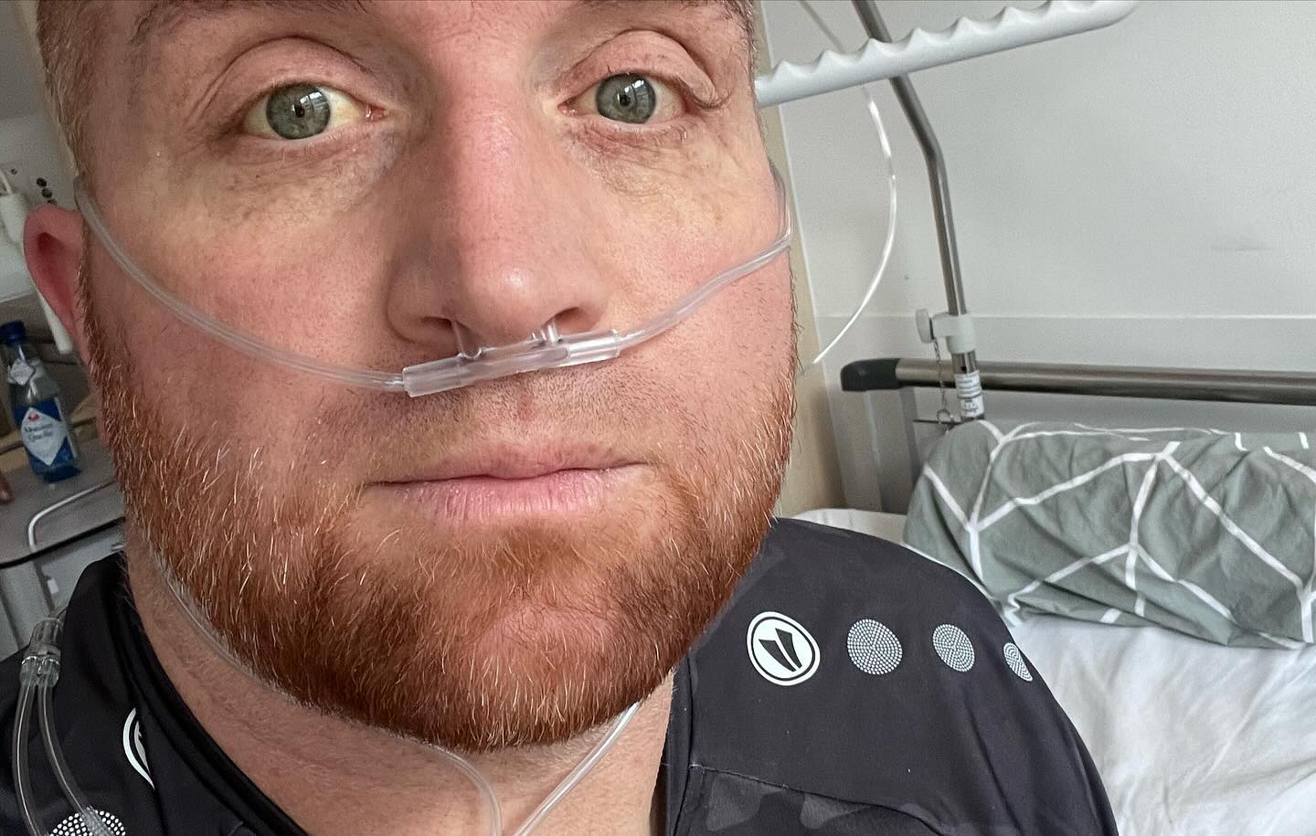 Die folgenden Bilder sind nicht nicht für  jeden geeignet. Hier ging’s mir wirklich super schlecht. Nichts desto trotz geht’s mir gut damir die Bilder zu sehen und mich erinnern. Wie stark ich gekämpft habe und wie viel Power habe. Wenn der Beastmode aktiviert ist. Wie viel ist da möglich ? Einfach alles wäre da möglich. 

Hier sieht man den eisernen Willen und jedes Feuer in meinen Augen diesem scheiss Krebs mit allem was ich habe zu begegnen. Meine ganze Kraft und meine Power bekommst du zu spüren, meine Wut, Trauer Hass und Schmerz du bekommst alles zu spüren. Bis du für immer gehst 💪🏻💪🏻💪🏻💪🏻

Ich gebe niemals auf. 💪🏻💪🏻💪🏻💪🏻

FUCK CANCER 

Diese Bilder motivieren mich weiterzumachen 💪🏻

We are CANCERBUSTERS

Wie geht’s euch bei solchen Bildern ? Motiviert euch das wenn ihr euch so sehen würdet? Oder kommen da bestimmte Gedanken die man nicht möchte ? 

#krebsisteinarschloch #darmkrebs#krebskämpfer #krebskrank #cancer #mutmacher #cancerfighter #lifestyle#cancerblogger #lifeisgood #lifeisbeautiful #lifecoachin #palliativ #darmkrebs#lifeofadventure #dasistpalliativ #selfie #healthylifestyle #healthy #gesundheit #gesundleben #krank #krankheit #lebensfreude #darmkrebskämpfer #krebskrank  #cancerfighter #lebedeinleben #lebensmotto #fickdichkrebs #zitate 
#fckcancer